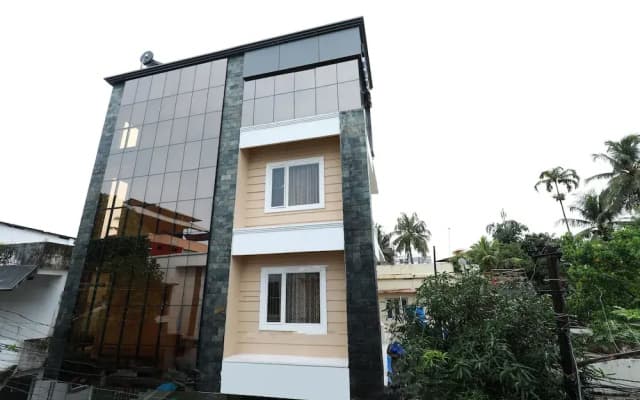 OYO 6728 Almas Residency