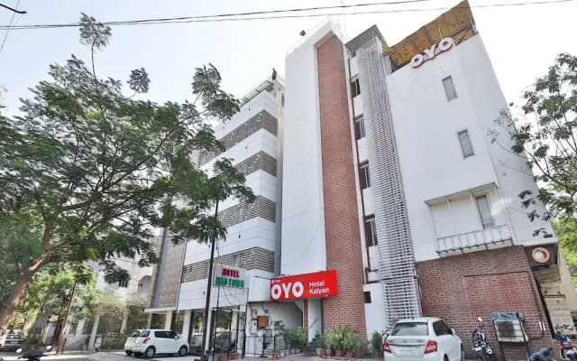 OYO 14837 Hotel Uberoi Anand