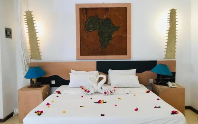 White Elephant Sea & Art Lodge