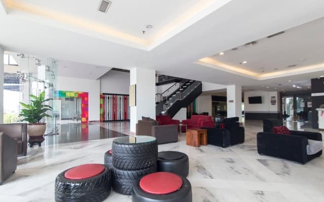 OYO Capital O 89357 Unicorn Hotel