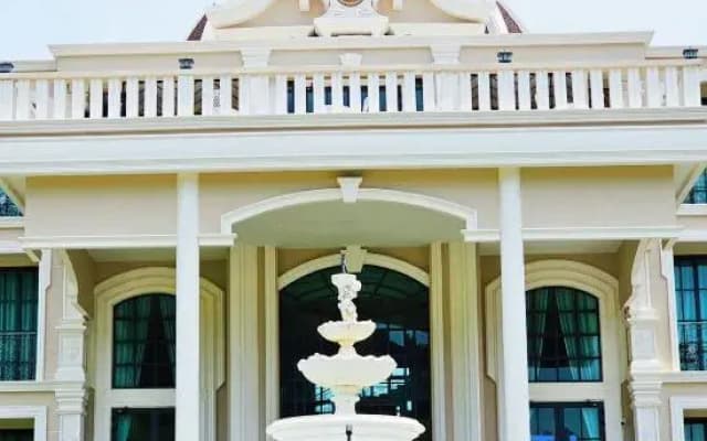 Grand Lord Hotel & Residence