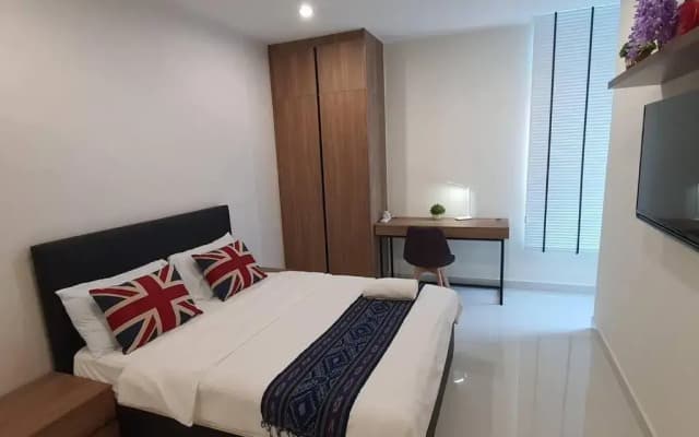 Lovely Kozi Square Studio 1-Bedroom with Pool LV9B
