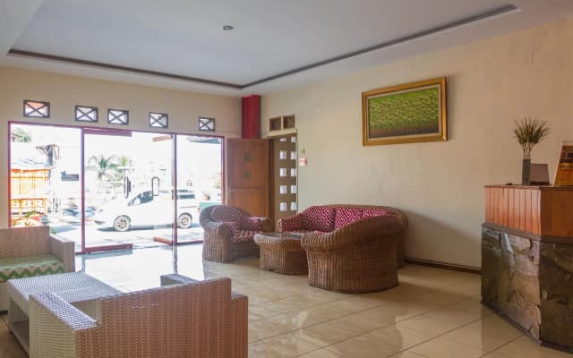 RedDoorz Plus @ Otista Garut