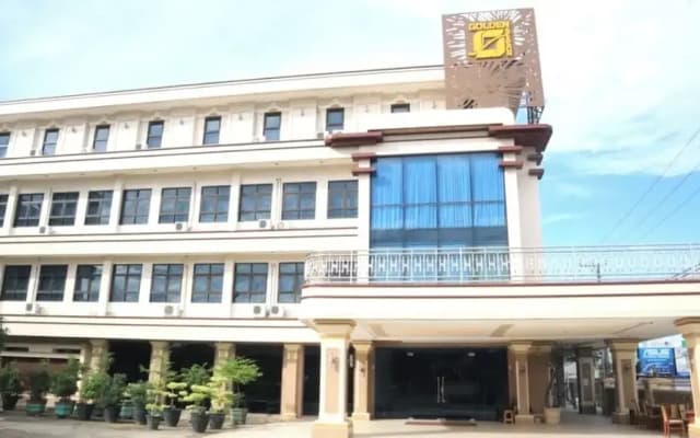Hotel Golden Season