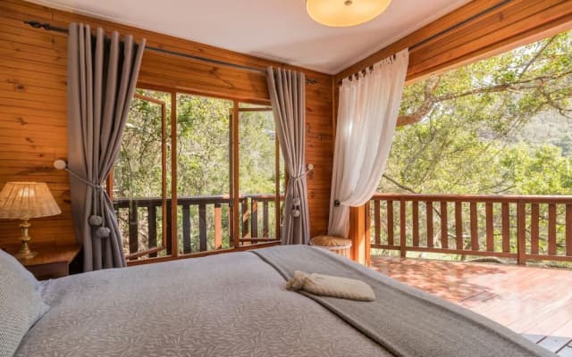 Ballots Bay Treehouse by HostAgents