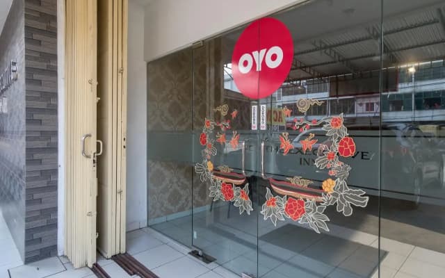 OYO 359 Executive Inn
