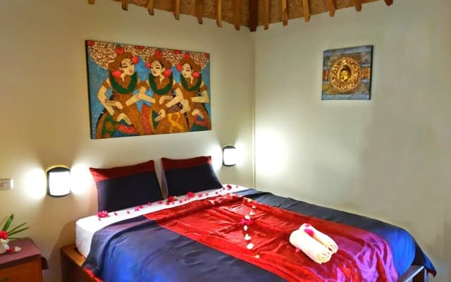 Gili Gede Island - Yut Inn Flower Paradise