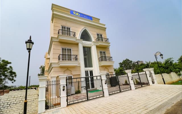 Fabhotel K9 Villa