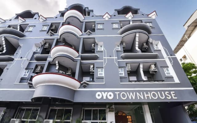 OYO Townhouse 124 Srm Kuppakonam Pudur