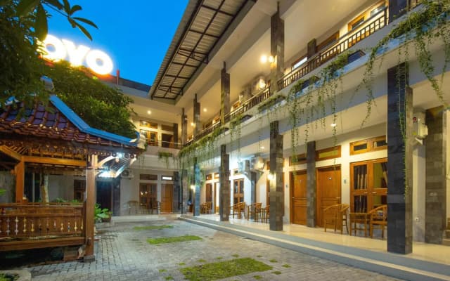 Joglo Manggisan Syariah by Oyo Rooms