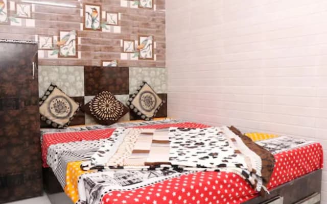 Goroomgo Revoli Amritsar