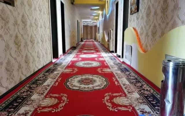 Xiaohonglou Hotel, Luohe