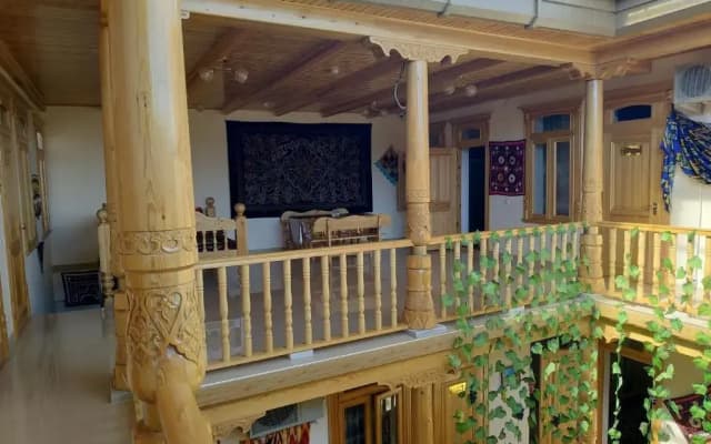 Registon Tillokori Samarkand (Регистон Тиллокори Самарканд)