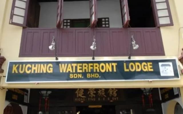 Kuching Waterfront  Lodge