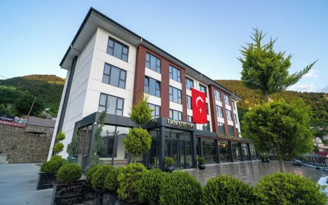 Demederon Hotel