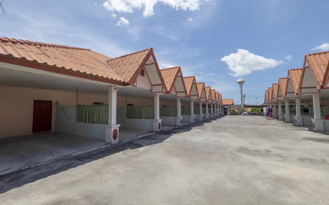 Paradise Resort by OYO Rooms