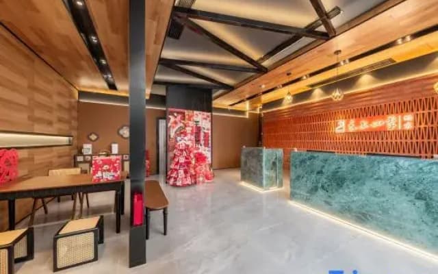 Homeinn Cloud Four Seasons Hotel (Xiamen University Shimao Twin Towers Branch)