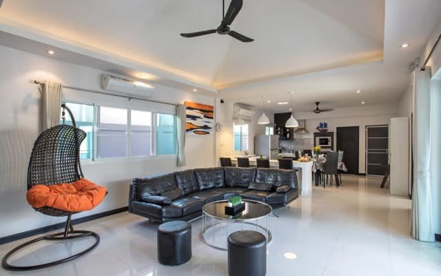 Modern Elegance 3BR Pool Villa Marine