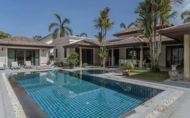 Luxury 3BR Villa 5 Private Pool, Gym & Jacuzzi