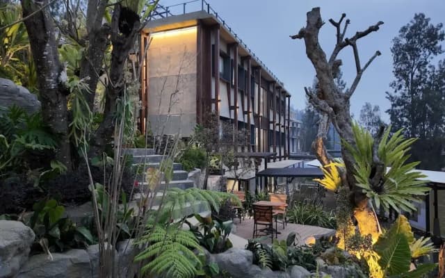 Jambuluwuk Bromo Poshtel