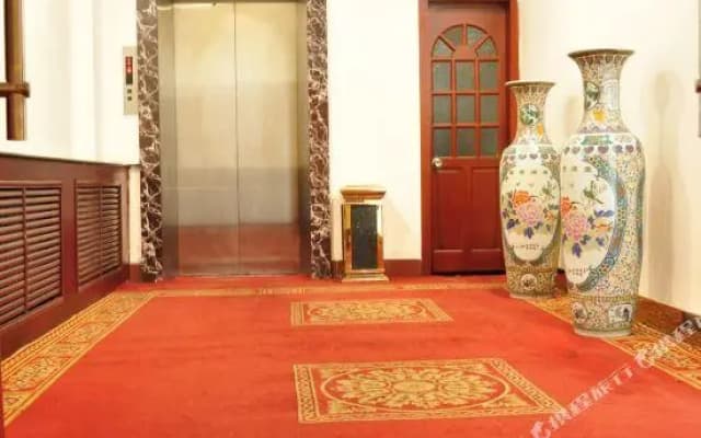 Jinhe Hotel