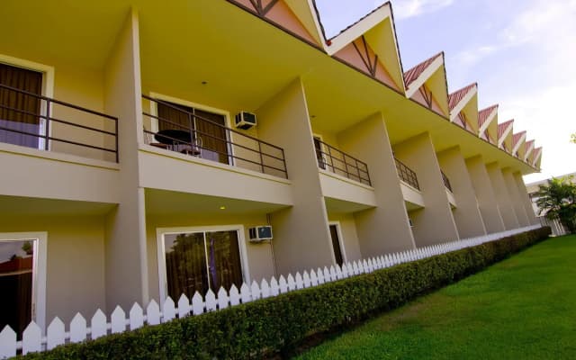 Camp Holiday Resort & Recreation Area