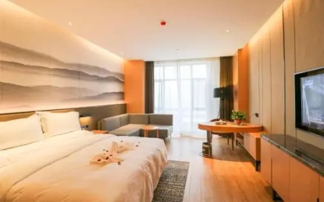 Yue the Peninsula Hotel