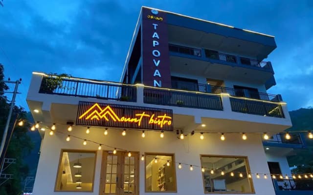 Hotel Grand Tapovan