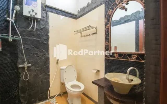 The Doctor Guest House Syariah RedPartner near Pakuwon Mall Yogyakarta