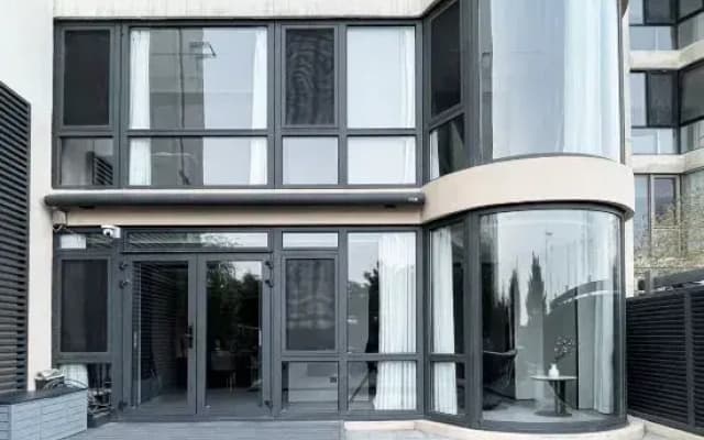 Maple Seaview Holiday Homestay (Qingdao May Fourth Square Yan'erdaoshan Park)