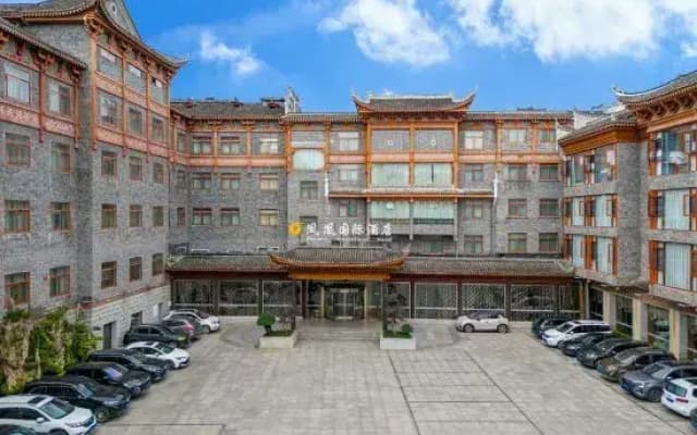 Phoenix International Hotel (Fenghuang Ancient Town Branch)