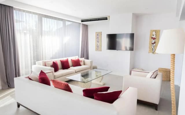 No81 Hotel