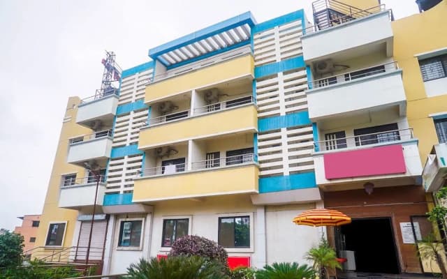 OYO 17121 Hotel Yashraj Inn