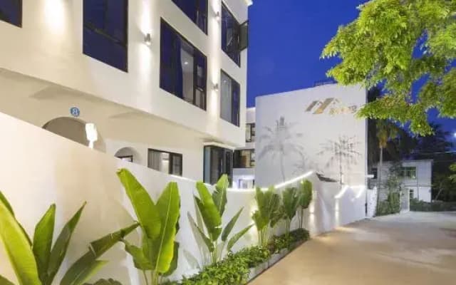 Xiaolu Chenke Muyuewan Homestay (Sanya Yalong Bay Bohoucun Branch)