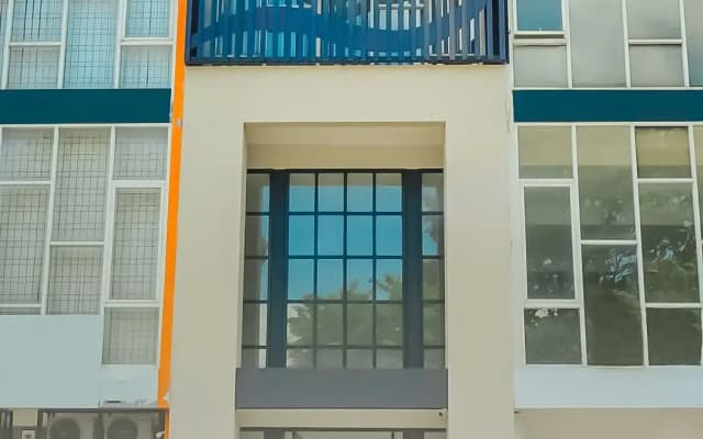 Front One King Hotel Tuban