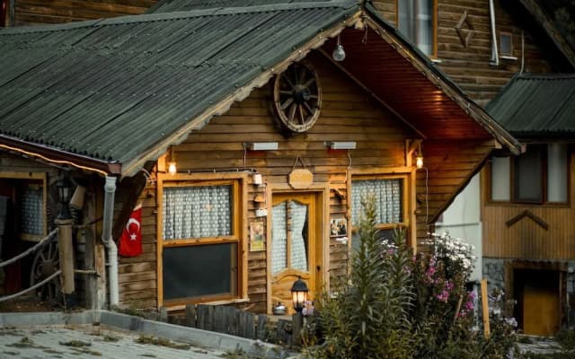Abant Zumrut Dag Evi