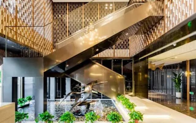 Ramada Bayonne Hotel