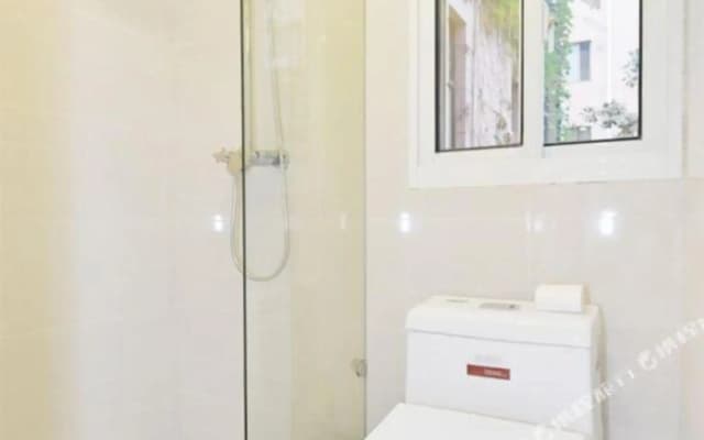 Minlong Holiday Hostel