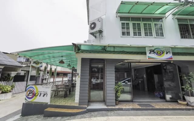 OYO 930 Born Guest House