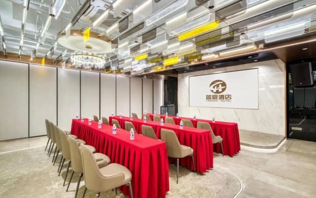 Lanhao Hotel (Xiasha Outlets Station, Hailing)