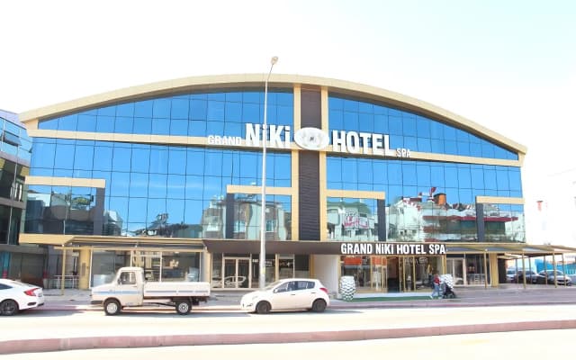 Grand Niki Hotel & Spa
