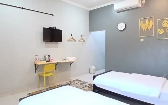 Kenewae Living near Alun-alun Wonosari Mitra RedDoorz