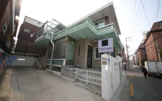Stitches House - Hostel