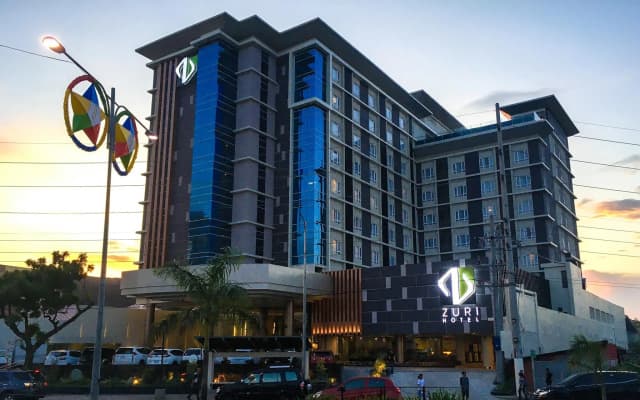 Zuri Hotel
