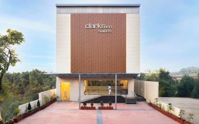 Clarks Inn Suites Agra