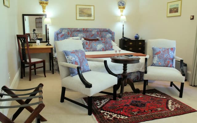 Hacklewood Hill Country House