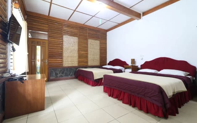 Kampung Pa'go Resort Hotel By Zuzu
