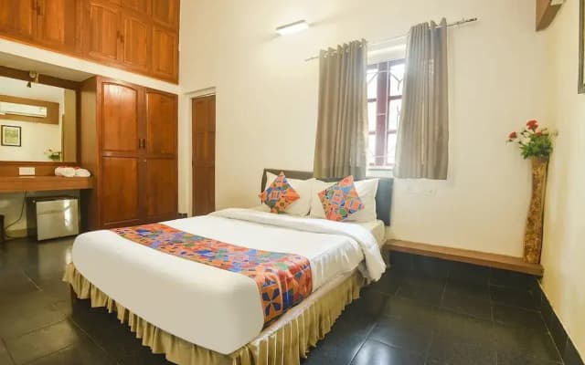 FabHotel Royal Baga Residency
