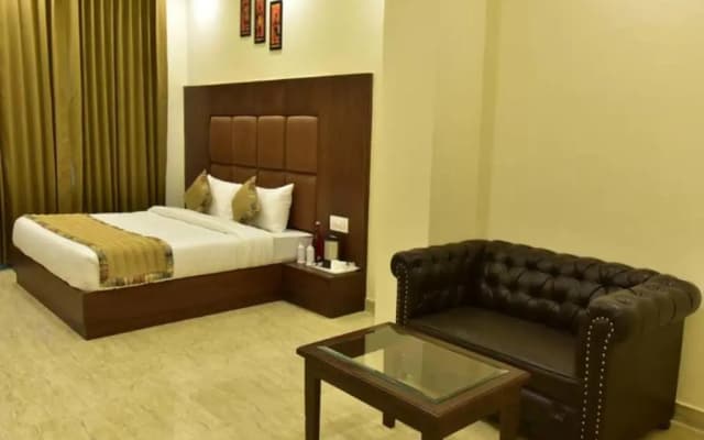 Hotel Crosswind West