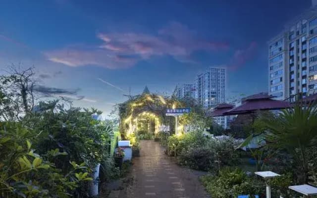 Cheerer Lake Hotel